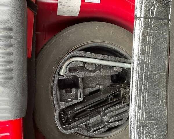 Червоний Фольксваген Фокс, об'ємом двигуна 1.2 л та пробігом 198 тис. км за 4650 $, фото 9 на Automoto.ua