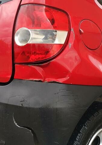 Красный Фольксваген Фокс, объемом двигателя 1.2 л и пробегом 200 тыс. км за 4000 $, фото 12 на Automoto.ua