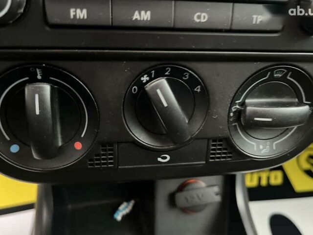 Фольксваген Фокс, объемом двигателя 1.2 л и пробегом 144 тыс. км за 4200 $, фото 15 на Automoto.ua