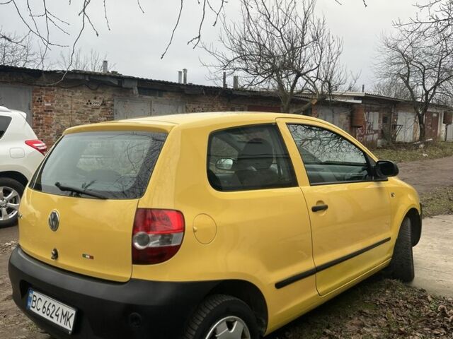 Жовтий Фольксваген Фокс, об'ємом двигуна 1.2 л та пробігом 201 тис. км за 3700 $, фото 4 на Automoto.ua
