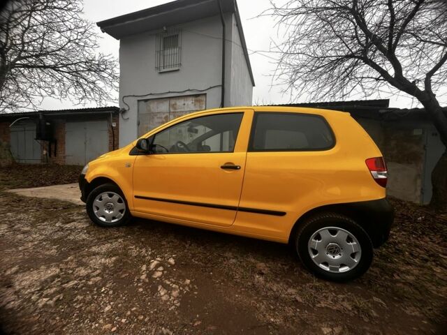 Жовтий Фольксваген Фокс, об'ємом двигуна 1.2 л та пробігом 201 тис. км за 3700 $, фото 5 на Automoto.ua