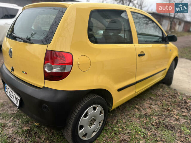 Жовтий Фольксваген Фокс, об'ємом двигуна 1.2 л та пробігом 201 тис. км за 3500 $, фото 4 на Automoto.ua