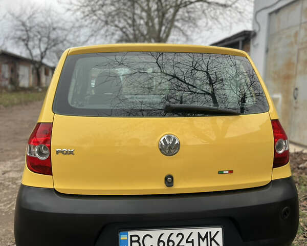 Жовтий Фольксваген Фокс, об'ємом двигуна 1.2 л та пробігом 201 тис. км за 3500 $, фото 6 на Automoto.ua