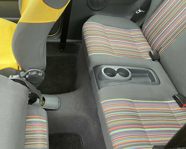 Жовтий Фольксваген Фокс, об'ємом двигуна 1.2 л та пробігом 150 тис. км за 4000 $, фото 8 на Automoto.ua