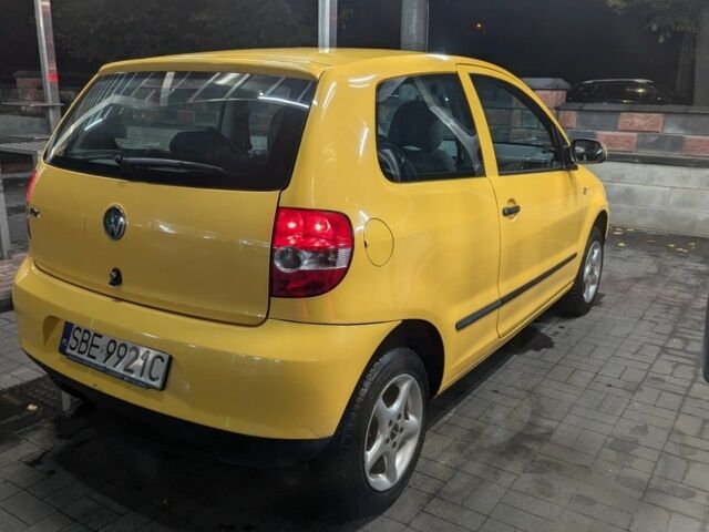 Желтый Фольксваген Фокс, объемом двигателя 1.2 л и пробегом 165 тыс. км за 1735 $, фото 4 на Automoto.ua