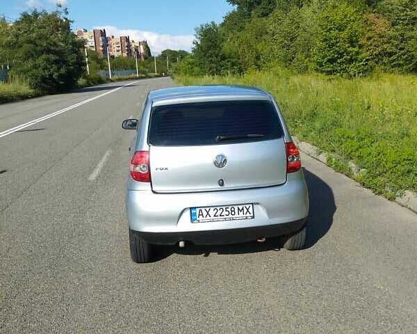Серый Фольксваген Фокс, объемом двигателя 1.2 л и пробегом 132 тыс. км за 4000 $, фото 2 на Automoto.ua