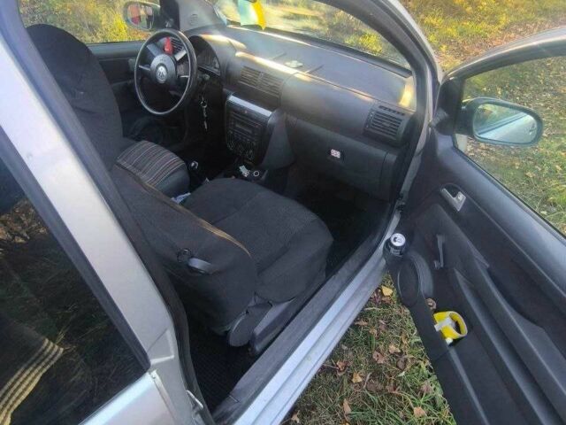 Сірий Фольксваген Фокс, об'ємом двигуна 1.2 л та пробігом 230 тис. км за 3000 $, фото 7 на Automoto.ua