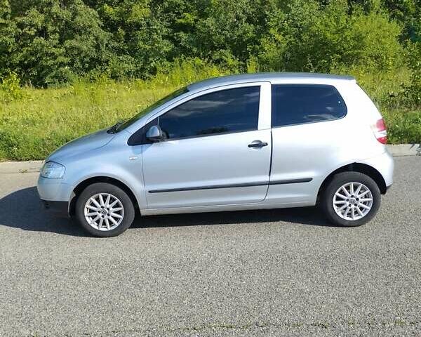 Серый Фольксваген Фокс, объемом двигателя 1.2 л и пробегом 132 тыс. км за 4000 $, фото 3 на Automoto.ua