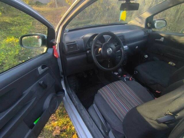 Сірий Фольксваген Фокс, об'ємом двигуна 1.2 л та пробігом 230 тис. км за 3000 $, фото 6 на Automoto.ua