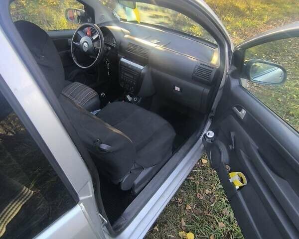 Серый Фольксваген Фокс, объемом двигателя 1.2 л и пробегом 230 тыс. км за 3000 $, фото 8 на Automoto.ua