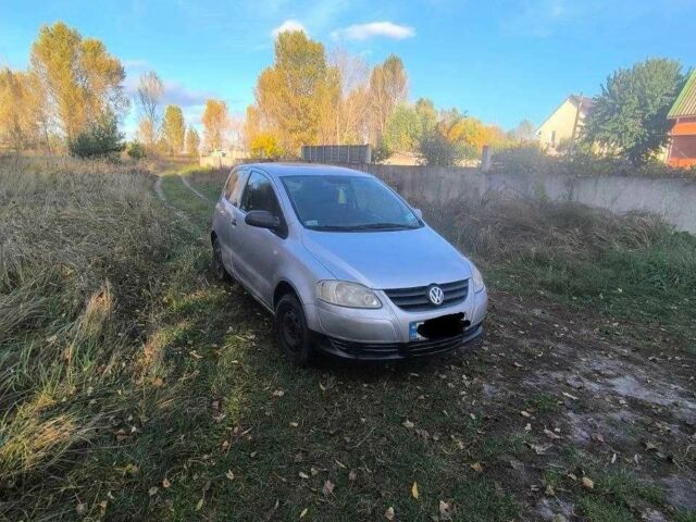Сірий Фольксваген Фокс, об'ємом двигуна 1.2 л та пробігом 230 тис. км за 3000 $, фото 2 на Automoto.ua