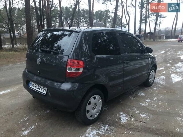 Серый Фольксваген Фокс, объемом двигателя 1.2 л и пробегом 198 тыс. км за 3700 $, фото 1 на Automoto.ua