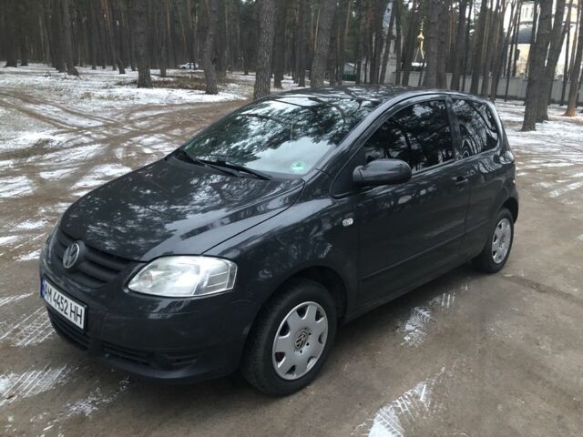 Серый Фольксваген Фокс, объемом двигателя 1.2 л и пробегом 200 тыс. км за 4000 $, фото 2 на Automoto.ua