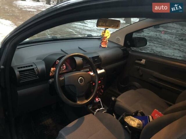 Серый Фольксваген Фокс, объемом двигателя 1.2 л и пробегом 198 тыс. км за 3700 $, фото 5 на Automoto.ua