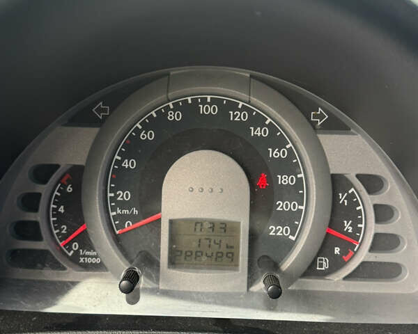 Серый Фольксваген Фокс, объемом двигателя 1.2 л и пробегом 290 тыс. км за 2800 $, фото 4 на Automoto.ua