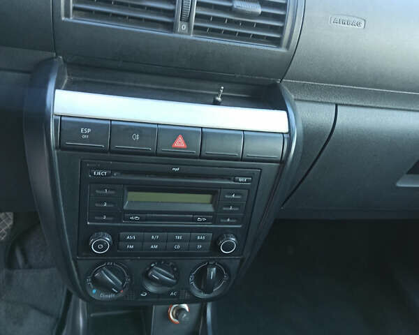 Серый Фольксваген Фокс, объемом двигателя 1.2 л и пробегом 210 тыс. км за 3600 $, фото 11 на Automoto.ua