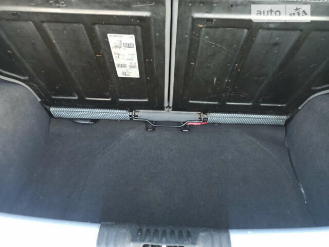 Серый Фольксваген Фокс, объемом двигателя 1.2 л и пробегом 210 тыс. км за 3600 $, фото 13 на Automoto.ua