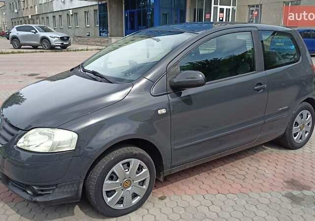 Сірий Фольксваген Фокс, об'ємом двигуна 1.2 л та пробігом 210 тис. км за 4100 $, фото 7 на Automoto.ua