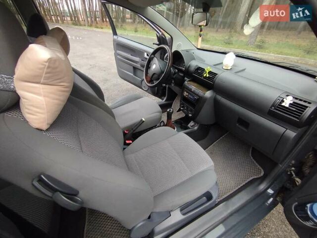 Серый Фольксваген Фокс, объемом двигателя 1.2 л и пробегом 269 тыс. км за 4600 $, фото 17 на Automoto.ua