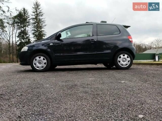 Серый Фольксваген Фокс, объемом двигателя 1.2 л и пробегом 269 тыс. км за 4600 $, фото 5 на Automoto.ua