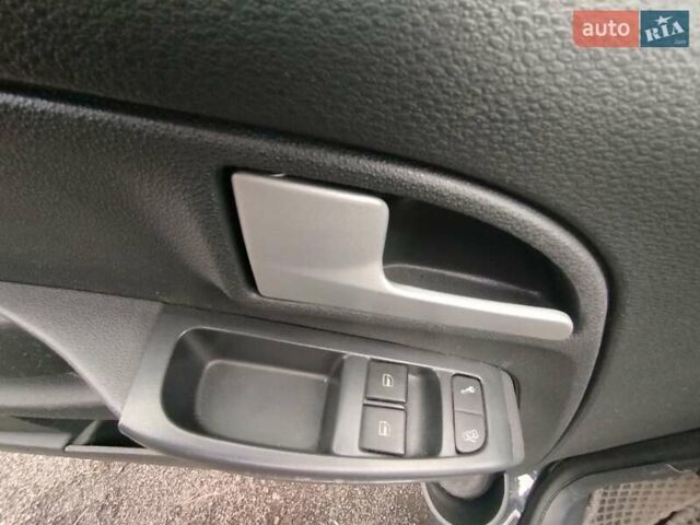 Серый Фольксваген Фокс, объемом двигателя 1.2 л и пробегом 269 тыс. км за 4600 $, фото 23 на Automoto.ua