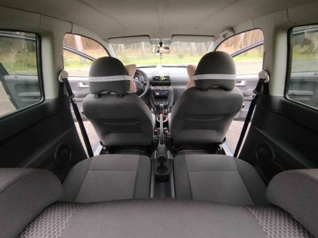 Серый Фольксваген Фокс, объемом двигателя 1.2 л и пробегом 269 тыс. км за 4600 $, фото 18 на Automoto.ua