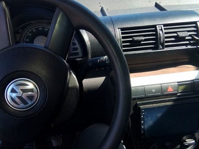 Синий Фольксваген Фокс, объемом двигателя 1.2 л и пробегом 275 тыс. км за 4200 $, фото 4 на Automoto.ua