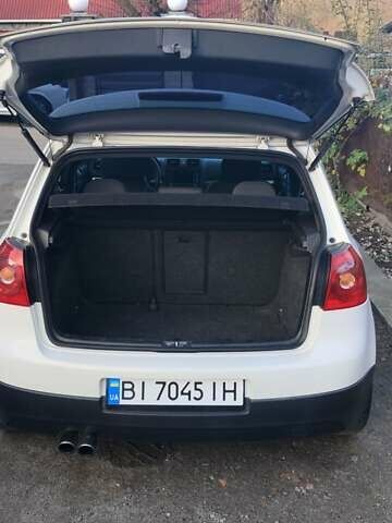 Белый Фольксваген Гольф ГТИ, объемом двигателя 1.98 л и пробегом 225 тыс. км за 5900 $, фото 5 на Automoto.ua