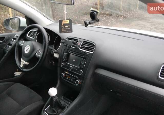 Белый Фольксваген Гольф ГТИ, объемом двигателя 1.4 л и пробегом 210 тыс. км за 5600 $, фото 10 на Automoto.ua
