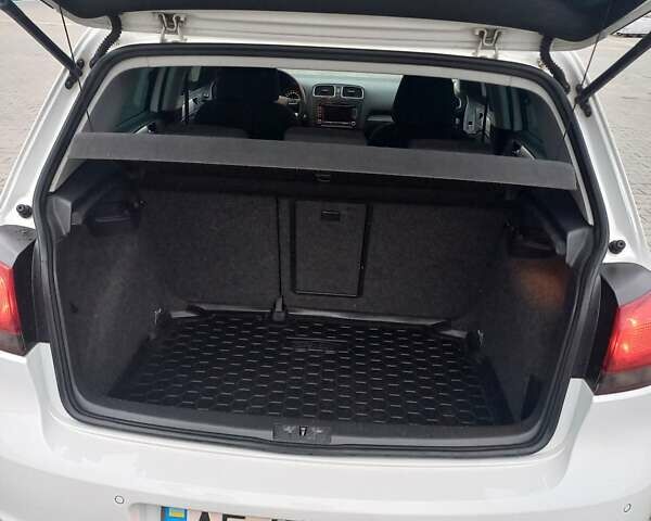 Белый Фольксваген Гольф ГТИ, объемом двигателя 1.4 л и пробегом 273 тыс. км за 7700 $, фото 21 на Automoto.ua