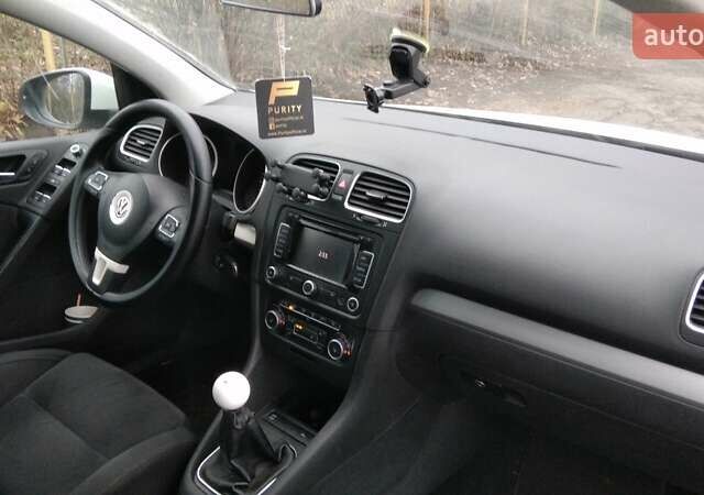 Белый Фольксваген Гольф ГТИ, объемом двигателя 1.4 л и пробегом 210 тыс. км за 5600 $, фото 3 на Automoto.ua