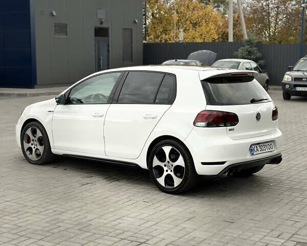 Фольксваген Гольф ГТИ 2010 в Кропивницком (Кировограде) на Automoto.ua Белый Фольксваген Гольф ГТИ, объемом двигателя 1.98 л и пробегом 213 тыс. км за 9700 $, фото 4 на Automoto.ua