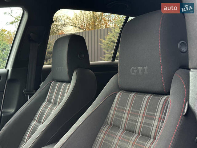 Фольксваген Гольф ГТИ 2010 в Кропивницком (Кировограде) на Automoto.ua Белый Фольксваген Гольф ГТИ, объемом двигателя 1.98 л и пробегом 213 тыс. км за 9700 $, фото 28 на Automoto.ua