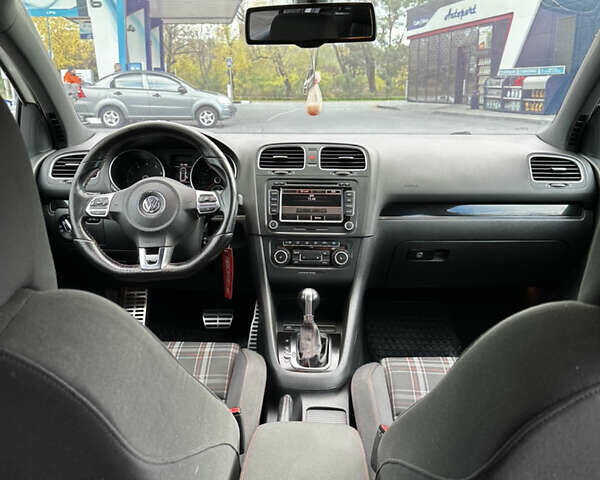 Фольксваген Гольф ГТИ 2010 в Кропивницком (Кировограде) на Automoto.ua Белый Фольксваген Гольф ГТИ, объемом двигателя 1.98 л и пробегом 213 тыс. км за 9700 $, фото 23 на Automoto.ua