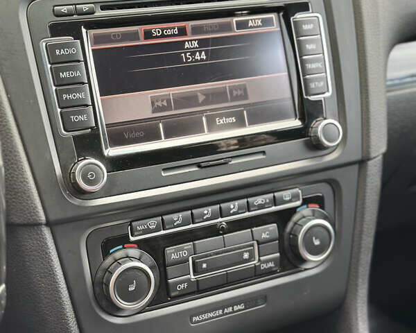 Фольксваген Гольф ГТИ 2010 в Кропивницком (Кировограде) на Automoto.ua Белый Фольксваген Гольф ГТИ, объемом двигателя 1.98 л и пробегом 213 тыс. км за 9700 $, фото 25 на Automoto.ua