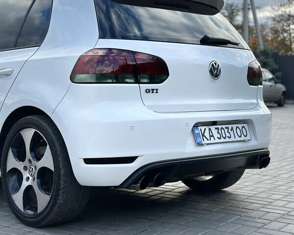 Фольксваген Гольф ГТИ 2010 в Кропивницком (Кировограде) на Automoto.ua Белый Фольксваген Гольф ГТИ, объемом двигателя 1.98 л и пробегом 213 тыс. км за 9700 $, фото 14 на Automoto.ua