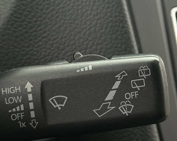 Белый Фольксваген Гольф ГТИ, объемом двигателя 2 л и пробегом 228 тыс. км за 9999 $, фото 24 на Automoto.ua