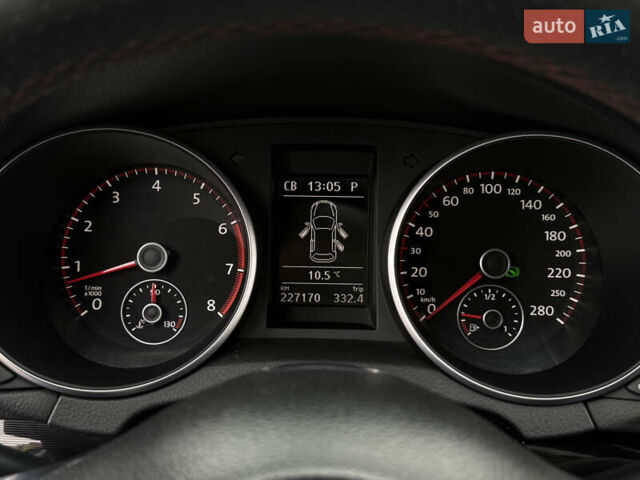 Белый Фольксваген Гольф ГТИ, объемом двигателя 2 л и пробегом 228 тыс. км за 9999 $, фото 25 на Automoto.ua