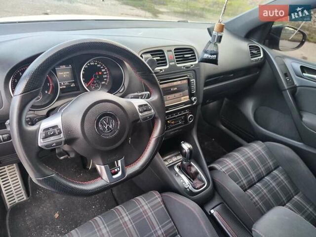 Білий Фольксваген Гольф ГТІ, об'ємом двигуна 1.98 л та пробігом 270 тис. км за 8600 $, фото 9 на Automoto.ua