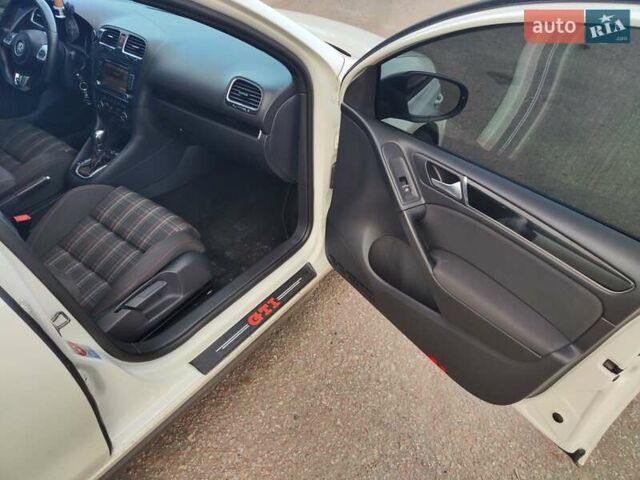 Білий Фольксваген Гольф ГТІ, об'ємом двигуна 1.98 л та пробігом 270 тис. км за 8600 $, фото 17 на Automoto.ua