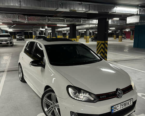 Белый Фольксваген Гольф ГТИ, объемом двигателя 1.98 л и пробегом 259 тыс. км за 8888 $, фото 2 на Automoto.ua
