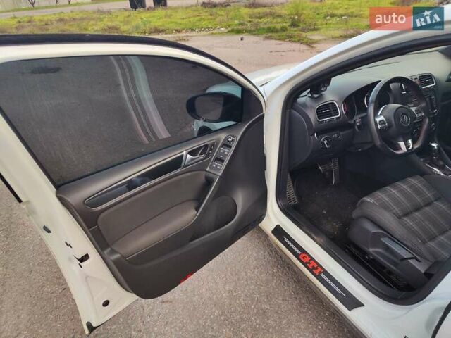 Білий Фольксваген Гольф ГТІ, об'ємом двигуна 1.98 л та пробігом 270 тис. км за 8600 $, фото 6 на Automoto.ua