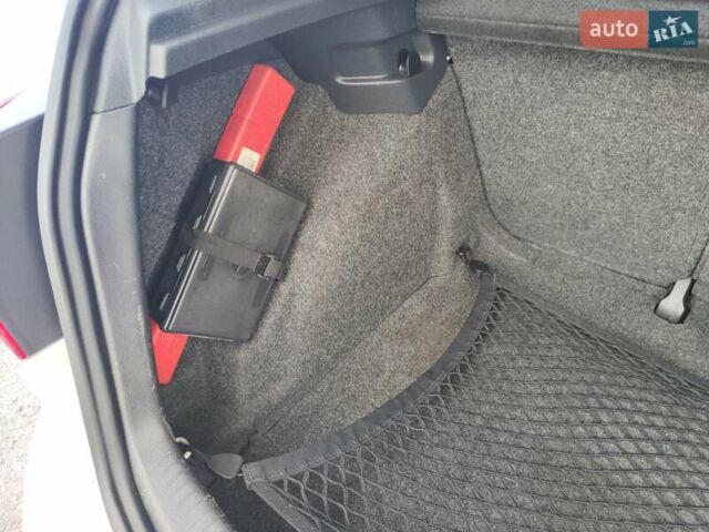 Білий Фольксваген Гольф ГТІ, об'ємом двигуна 1.98 л та пробігом 270 тис. км за 8600 $, фото 15 на Automoto.ua