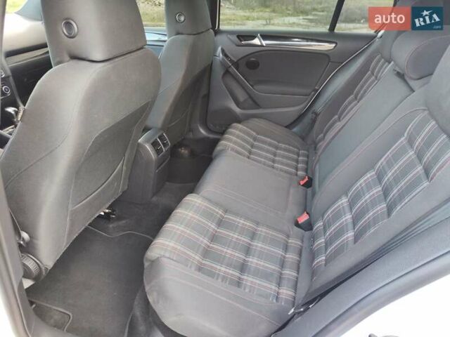 Білий Фольксваген Гольф ГТІ, об'ємом двигуна 1.98 л та пробігом 270 тис. км за 8600 $, фото 11 на Automoto.ua