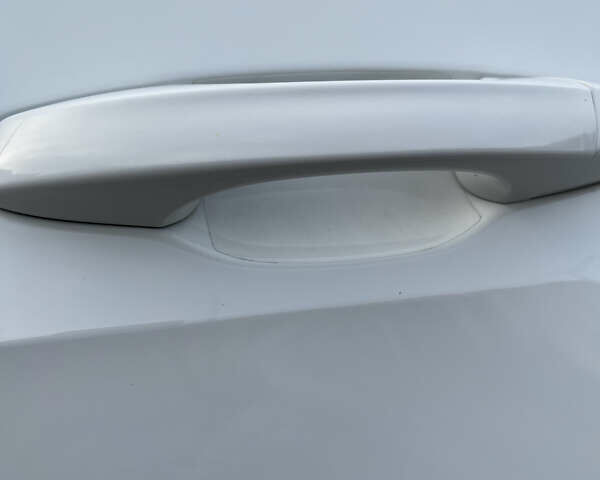 Білий Фольксваген Гольф ГТІ, об'ємом двигуна 1.98 л та пробігом 123 тис. км за 17100 $, фото 10 на Automoto.ua