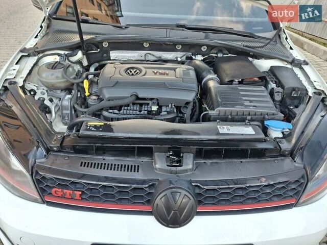 Белый Фольксваген Гольф ГТИ, объемом двигателя 1.98 л и пробегом 175 тыс. км за 14300 $, фото 25 на Automoto.ua