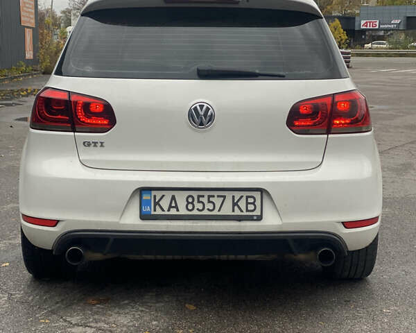Белый Фольксваген Гольф ГТИ, объемом двигателя 1.98 л и пробегом 209 тыс. км за 10700 $, фото 6 на Automoto.ua
