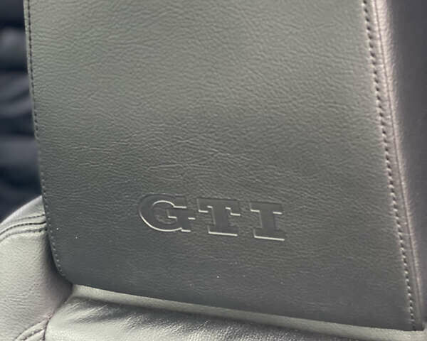 Белый Фольксваген Гольф ГТИ, объемом двигателя 1.98 л и пробегом 209 тыс. км за 10700 $, фото 22 на Automoto.ua