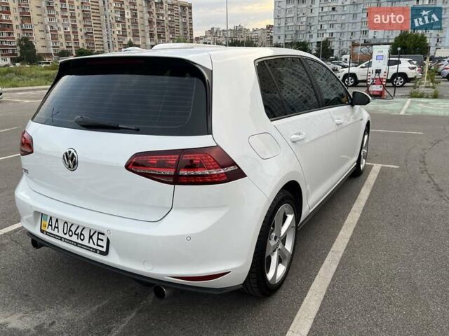 Білий Фольксваген Гольф ГТІ, об'ємом двигуна 1.98 л та пробігом 123 тис. км за 17100 $, фото 3 на Automoto.ua
