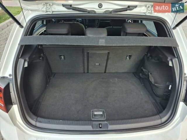 Белый Фольксваген Гольф ГТИ, объемом двигателя 1.98 л и пробегом 175 тыс. км за 14300 $, фото 24 на Automoto.ua